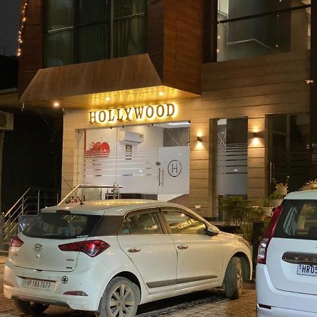 Hotel Hollywood Zirakpur Chandigarh - Family Hotel Exterior photo