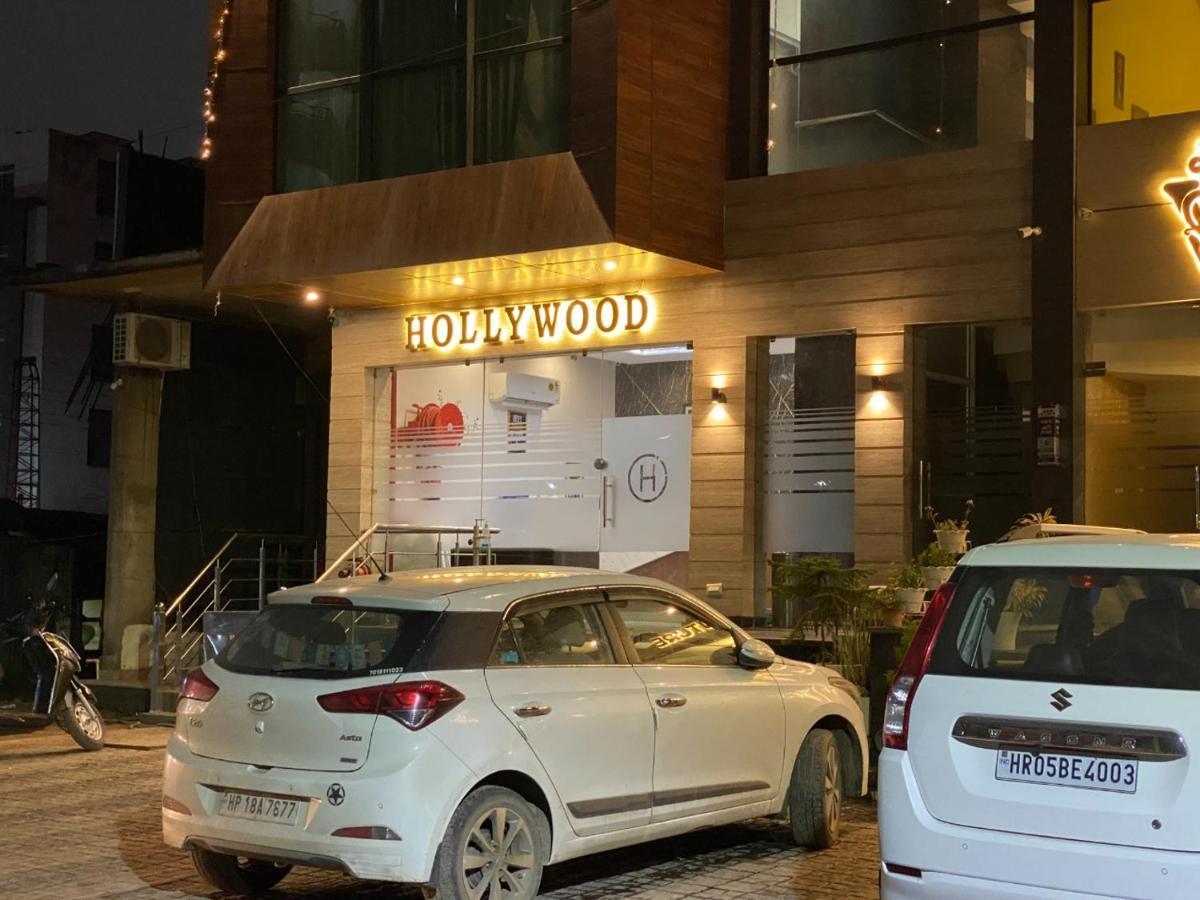 Hotel Hollywood Zirakpur Chandigarh - Family Hotel Exterior photo