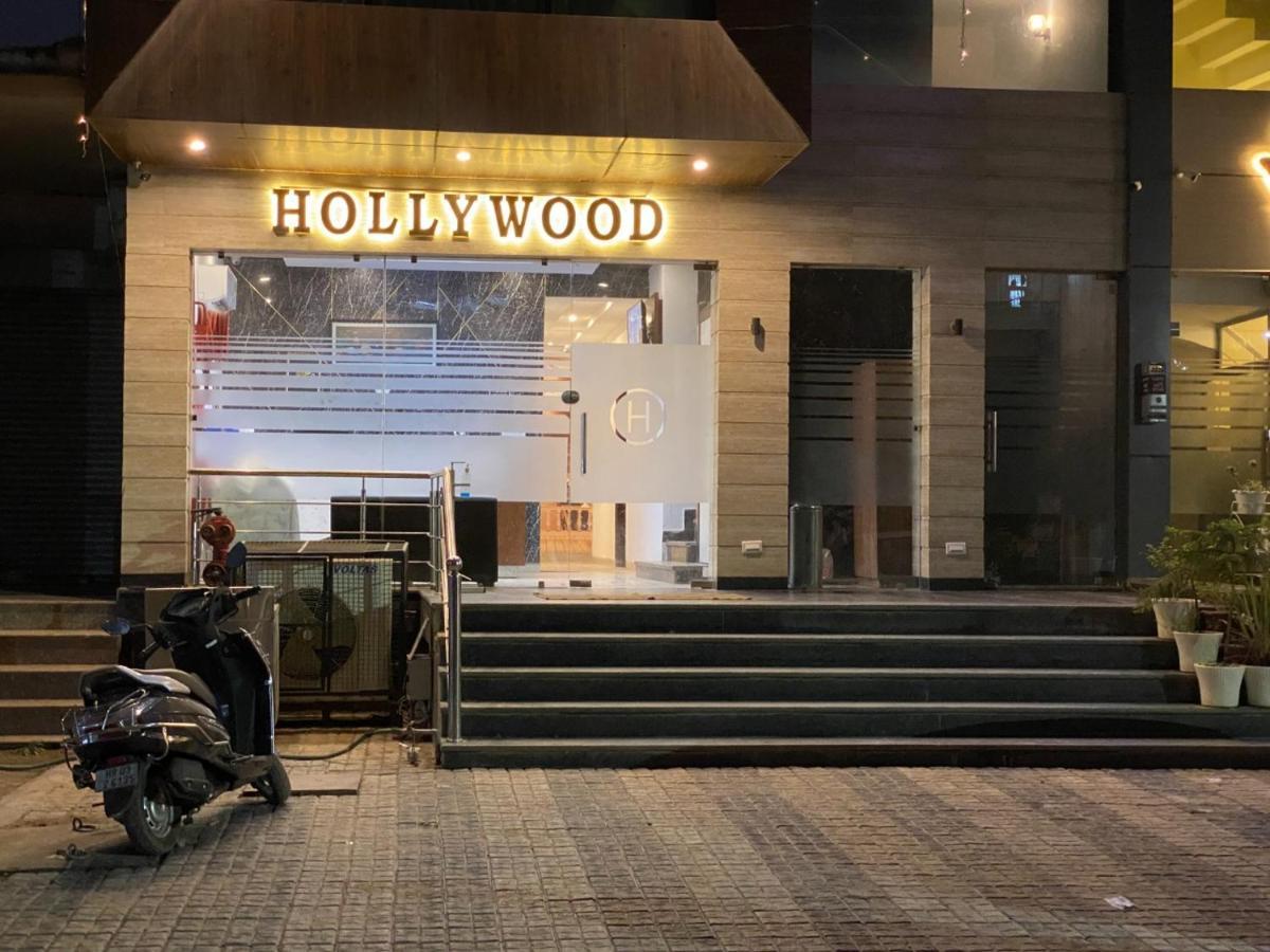 Hotel Hollywood Zirakpur Chandigarh - Family Hotel Exterior photo